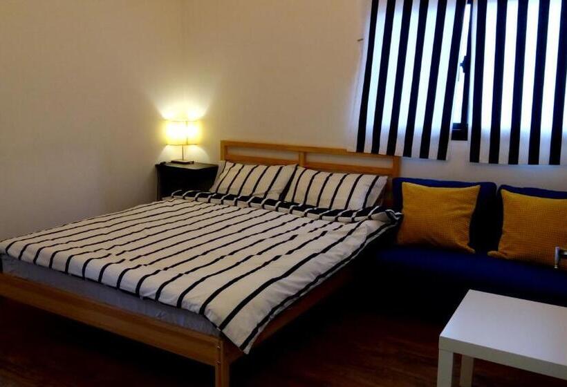 اتاق استاندارد, 5963 Turn Right B&b