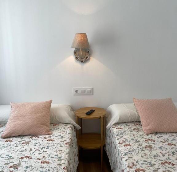 اتاق خانوادگی, El Paseo