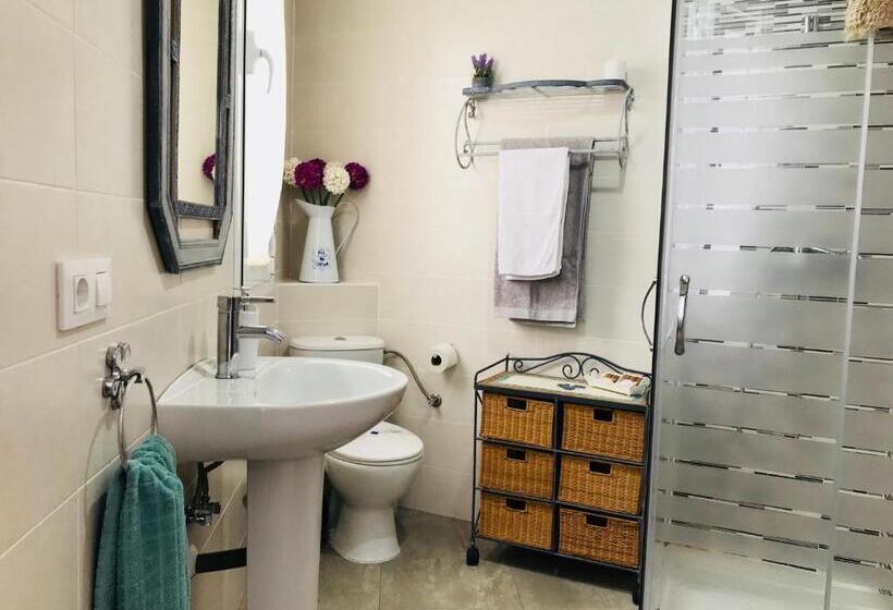 اتاق استاندارد, El Paseo