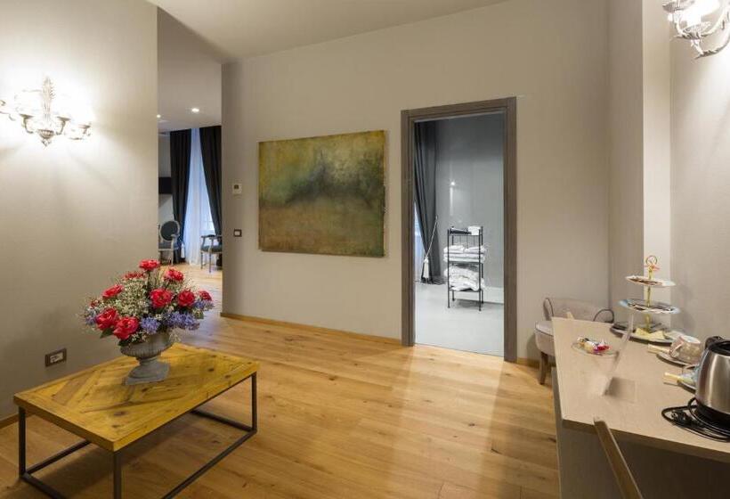 اتاق سوپریور, Il Duomo Luxury Suite