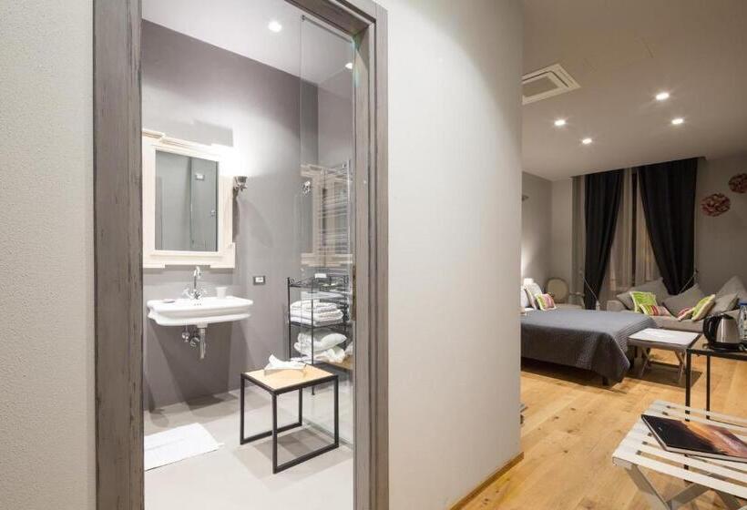 اتاق سوپریور, Il Duomo Luxury Suite