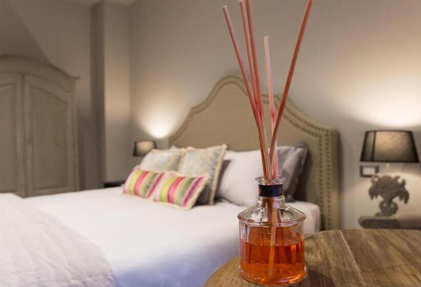 带大床的高级房间, Il Duomo Luxury Suite