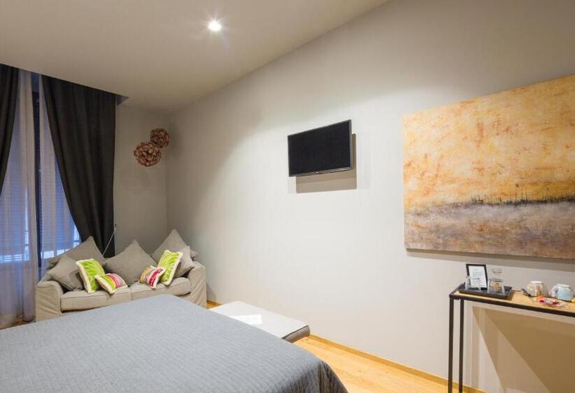اتاق سوپریور با تخت بزرگ, Il Duomo Luxury Suite