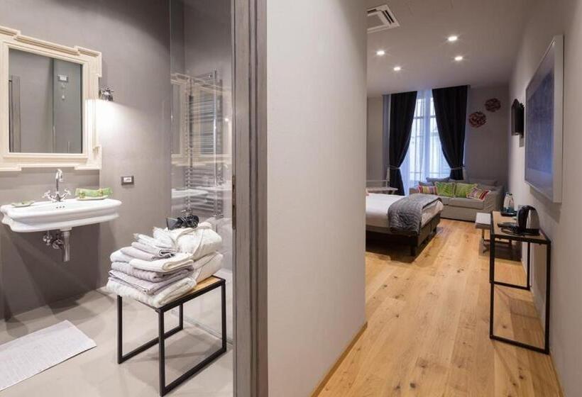 带大床的高级房间, Il Duomo Luxury Suite