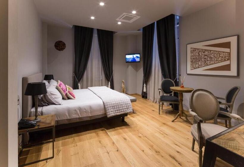 اتاق سوپریور با تخت بزرگ, Il Duomo Luxury Suite