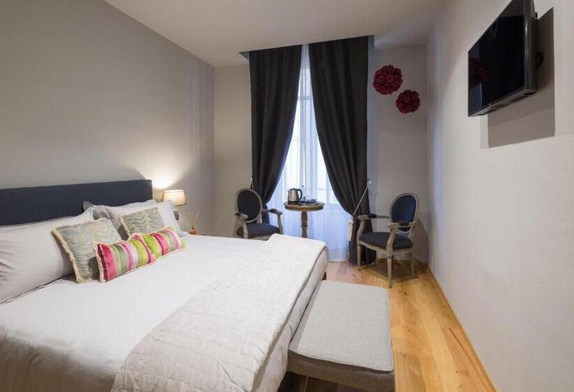 带大床的高级房间, Il Duomo Luxury Suite