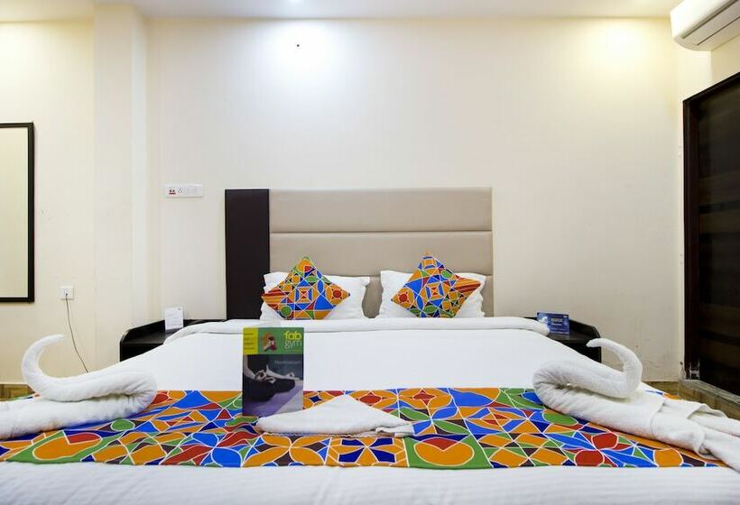 Quarto Deluxe, Deepak Residency