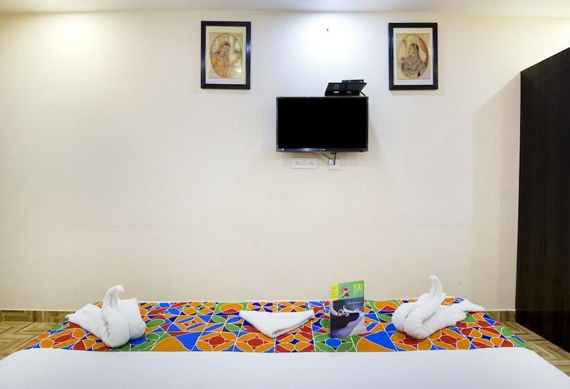 Quarto Deluxe, Deepak Residency