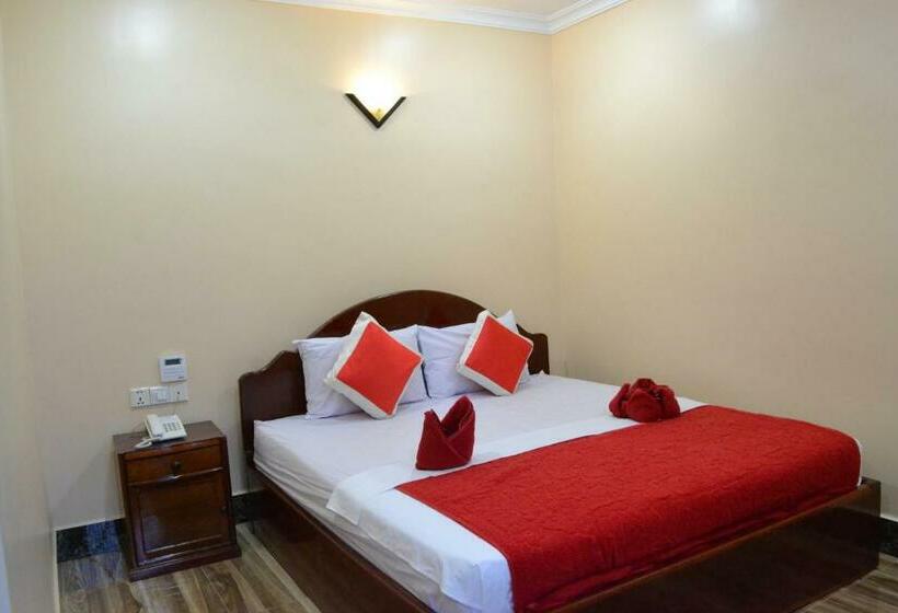 اتاق استاندارد یک تخته با بالکن, Capital Battambang