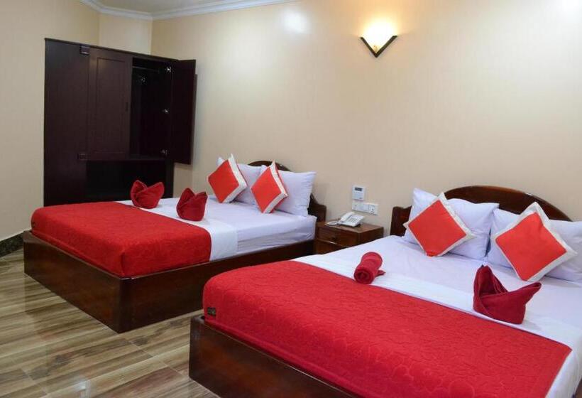 اتاق استاندارد با بالکن, Capital Battambang