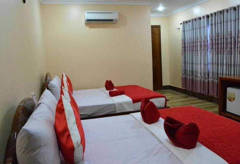 اتاق استاندارد با بالکن, Capital Battambang