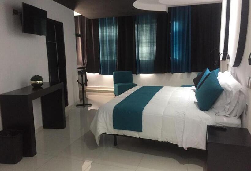 חדר סטנדרט עם מיטת קינג, Dluxe & Suites