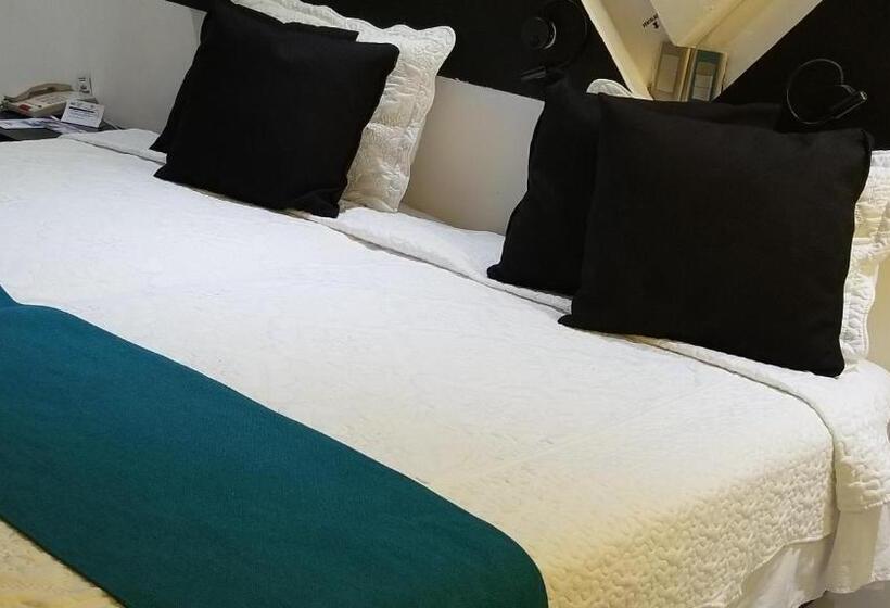 חדר סטנדרט עם מיטת קינג, Dluxe & Suites