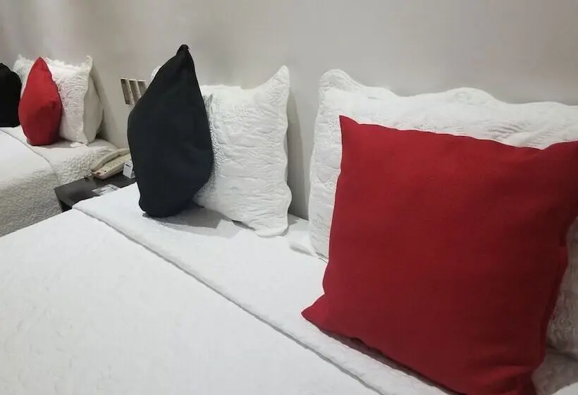 キングサイズベッドのスタンダードルーム, Dluxe & Suites