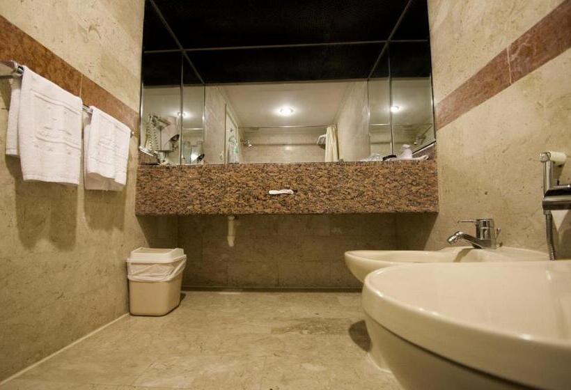 اتاق لوکس, Hofuf