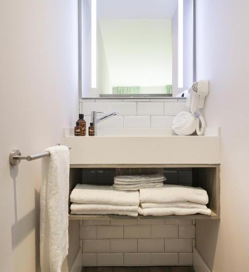 اتاق استاندارد یک نفره, Niu Barcelona