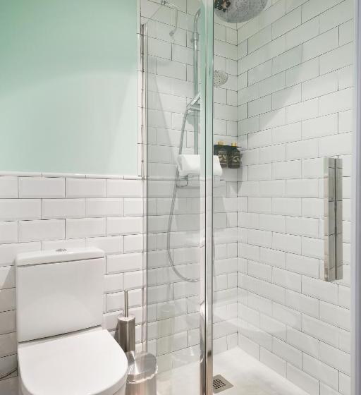 اتاق استاندارد یک نفره, Niu Barcelona