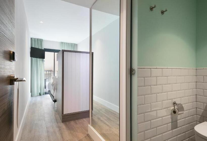 اتاق استاندارد یک نفره, Niu Barcelona