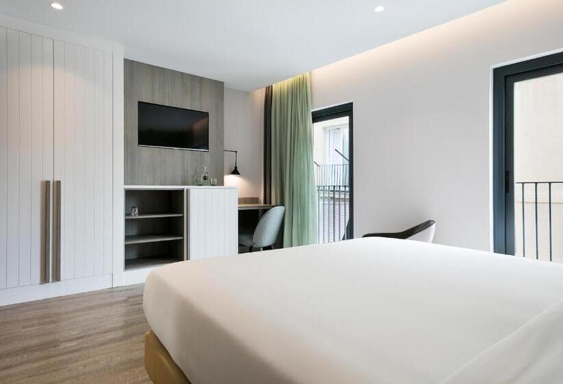 اتاق لوکس, Niu Barcelona