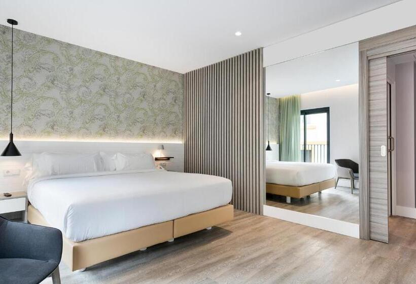 اتاق لوکس, Niu Barcelona