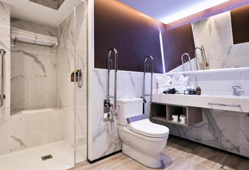 اتاق لوکس, Niu Barcelona