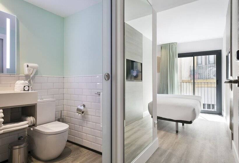 اتاق عادی, Niu Barcelona