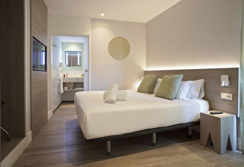 اتاق استاندارد سه نفره, Niu Barcelona