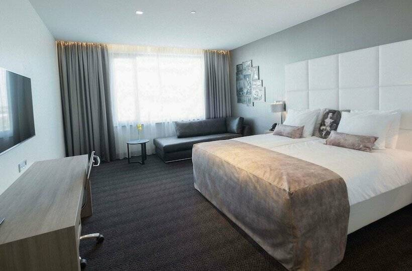 Номер Deluxe, Van Der Valk Hotel Utrecht