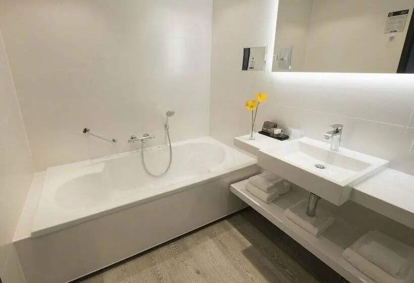 اتاق لوکس, Van Der Valk Hotel Utrecht