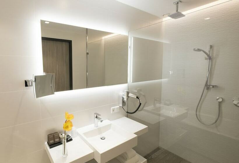 Номер Deluxe, Van Der Valk Hotel Utrecht