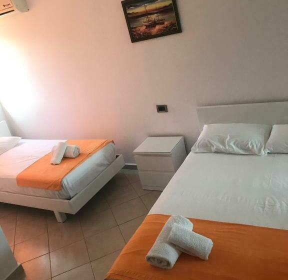 חדר דלוקס לשלושה, Vila Kafe