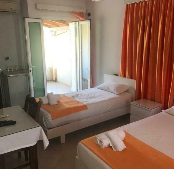 חדר דלוקס לשלושה, Vila Kafe