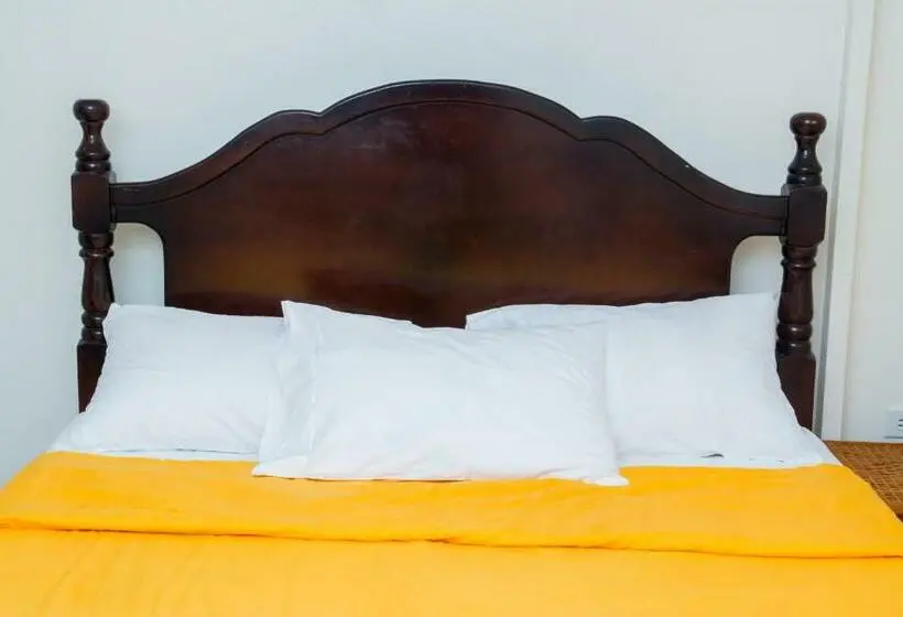 اتاق استاندارد یک نفره, Windjammer International Cuisine & Comfort Inn