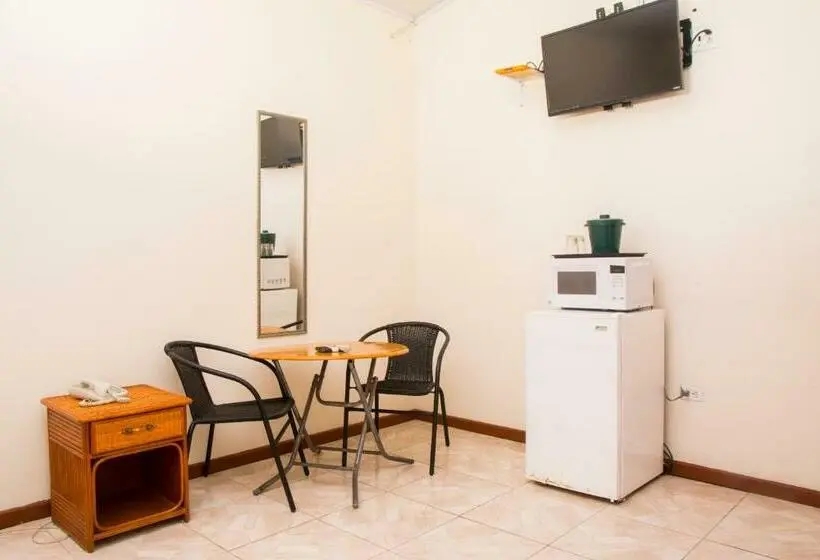 اتاق استاندارد یک نفره, Windjammer International Cuisine & Comfort Inn