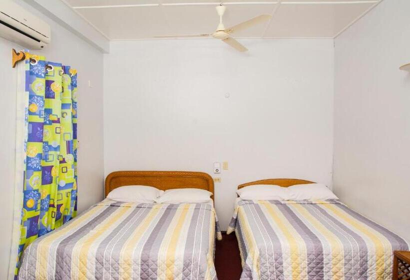 اتاق لوکس, Windjammer International Cuisine & Comfort Inn