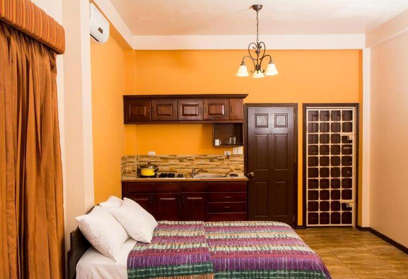 اتاق استاندارد, Windjammer International Cuisine & Comfort Inn