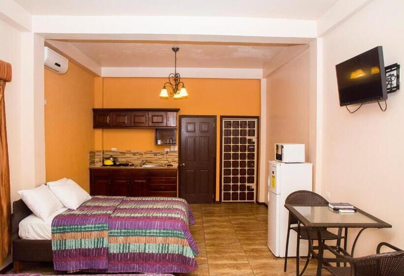 اتاق استاندارد, Windjammer International Cuisine & Comfort Inn