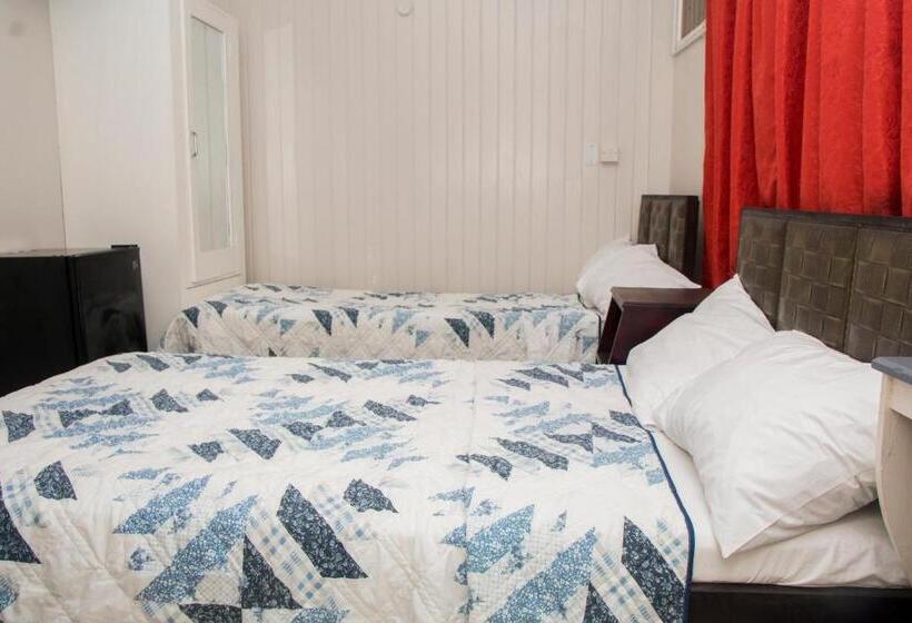 اتاق اکونومی, Windjammer International Cuisine & Comfort Inn