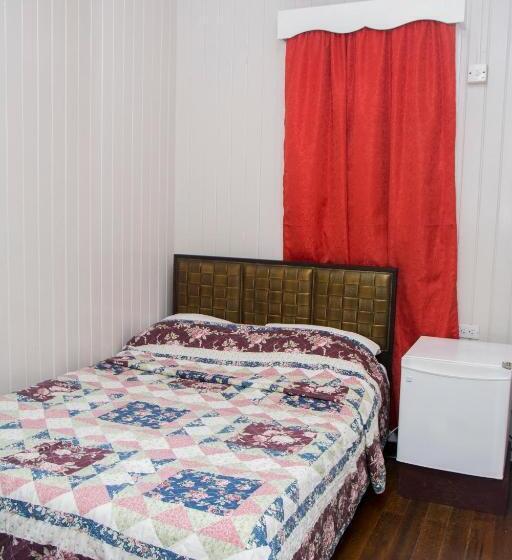 اتاق استاندارد یک نفره, Windjammer International Cuisine & Comfort Inn