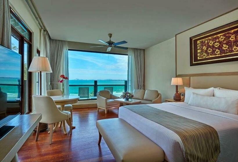 جناح مزوَّد بشرفة, Royale Chulan Cherating Villa