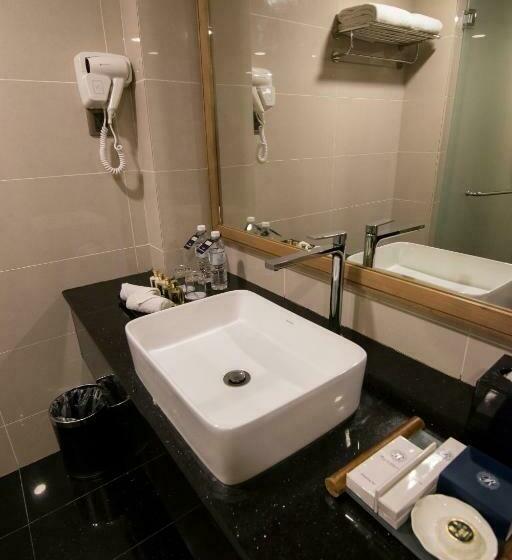 סוויטה עם מרפסת, Royale Chulan Cherating Villa