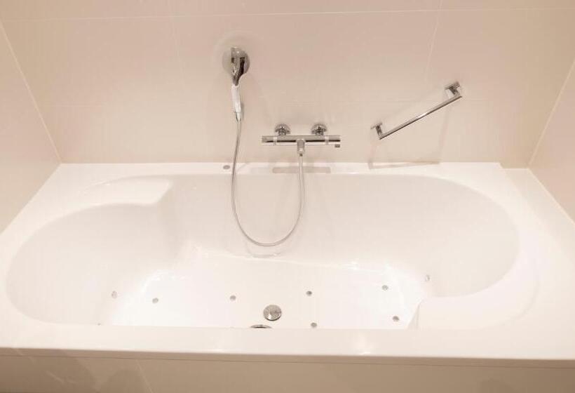 Полулюкс, Van Der Valk Hotel Utrecht