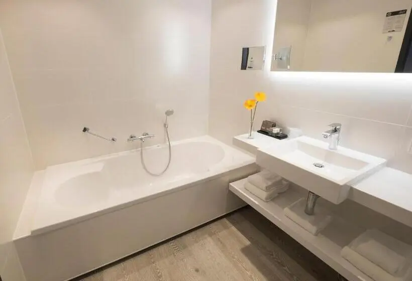 سوییت جونیور, Van Der Valk Hotel Utrecht
