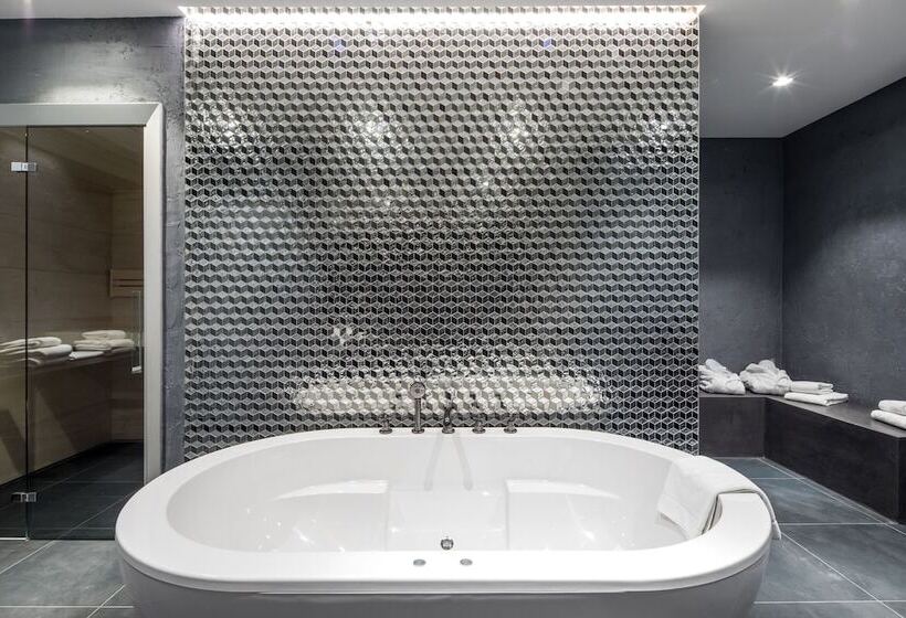 Люкс, Van Der Valk Hotel Utrecht