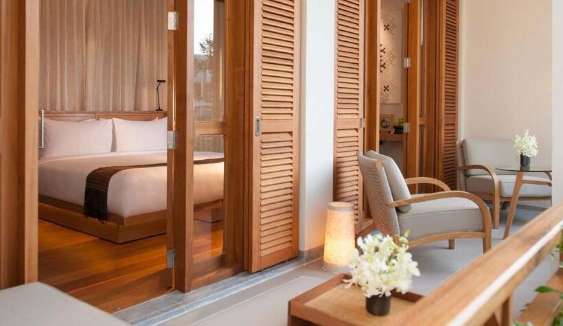 غرفة ديلوكس مطلة على حمام السباحة, Avani+ Luang Prabang