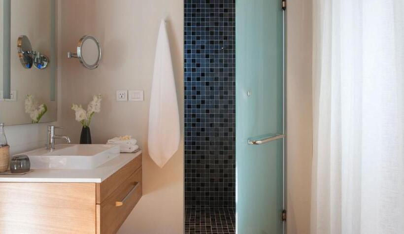 جناح, Avani+ Luang Prabang