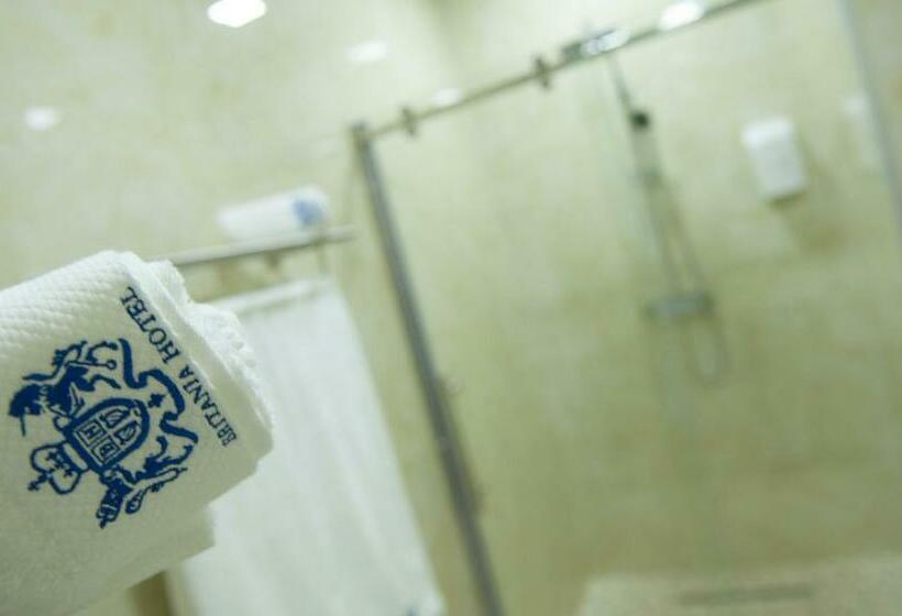 اتاق لوکس, Britania