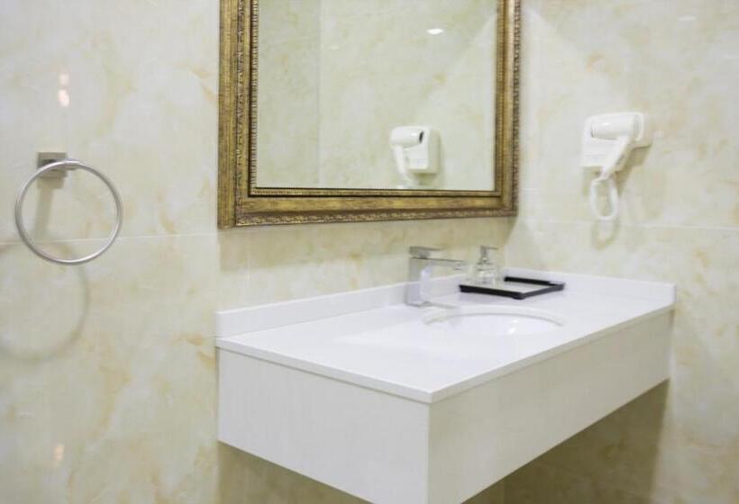 اتاق لوکس, Britania