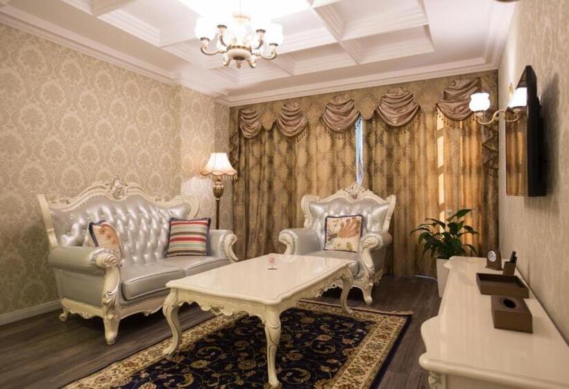 سوییت لوکس, Britania