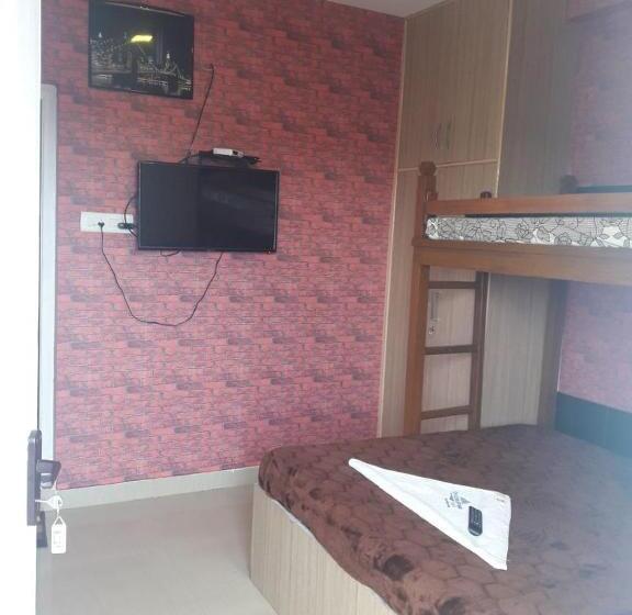 اتاق اکونومی, Drizzledrop Inn